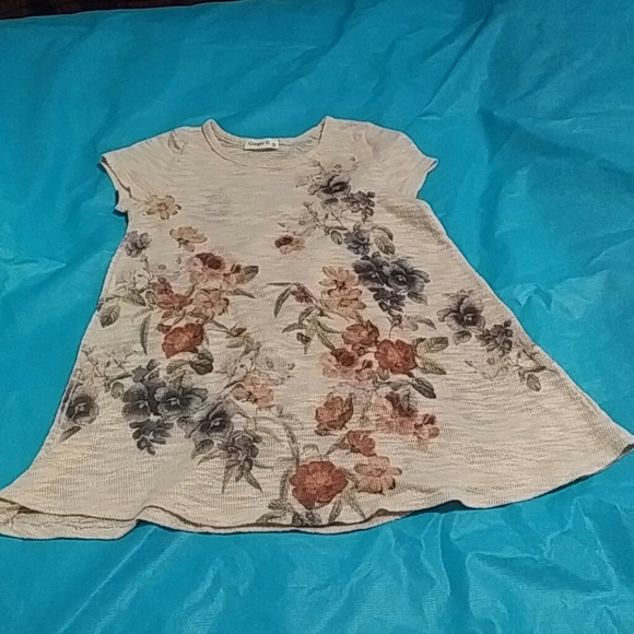 3 for $25 GINGER G  🌹 Blouse 👚 - Picture 3 of 8